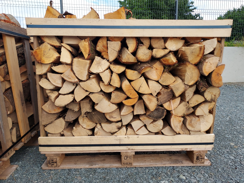 Vente et livraison de bois de chauffage prêt à brûler en vrac ou sur  palette – EVTR